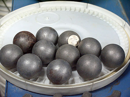 Abrasive load spheres for Los Angeles